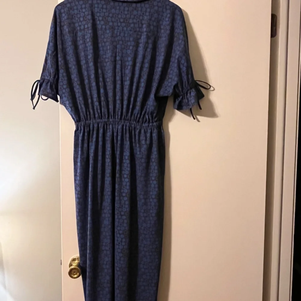 Dress - Picture 3 of 5